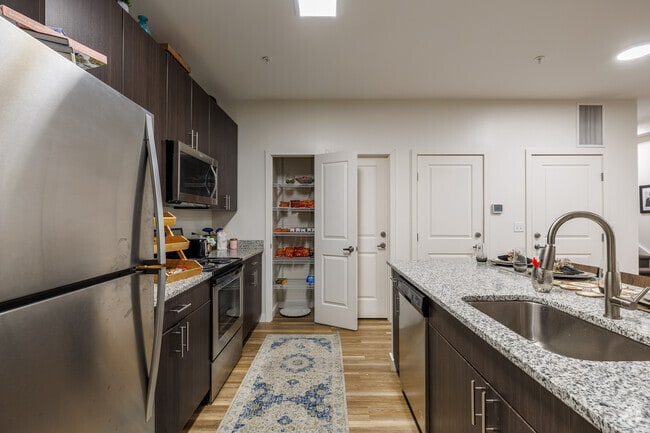 4BR, 4BA