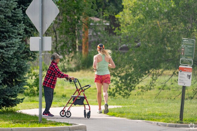 In Columbine Hills, Littleton, CO, you can grab a run or walk.