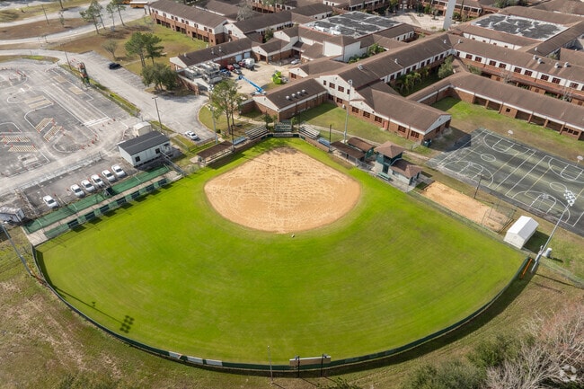 Mandarin High School offers students the opportunity to play baseball.