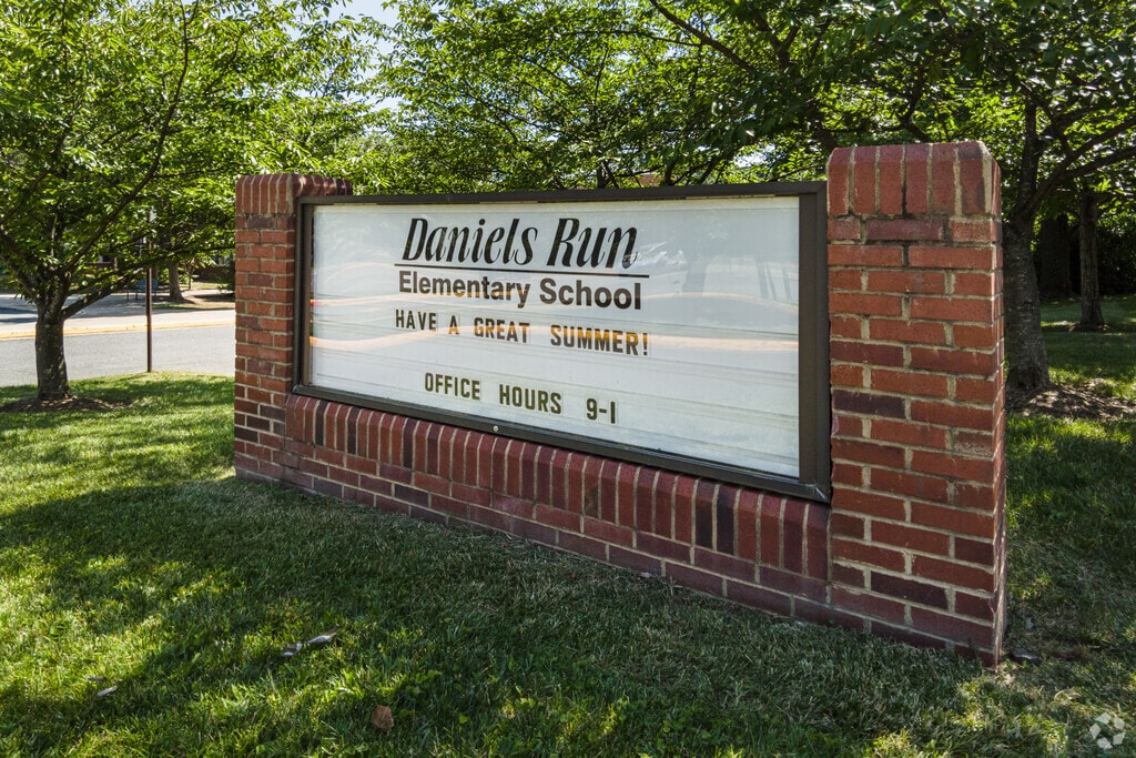 Daniels Run Elementary School, Rankings & Reviews