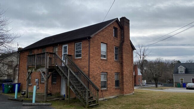 103 Lucas Dr unit A, Blacksburg, VA 24060 - photo 2