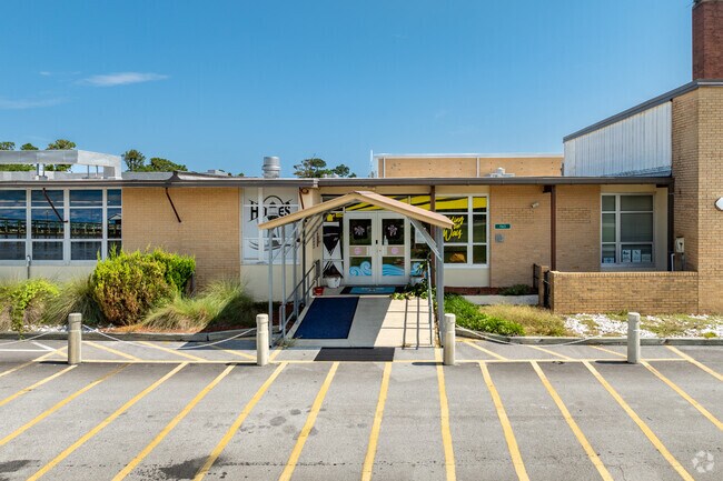 Harkers Island Elementary School has 117 students in grades K-5.