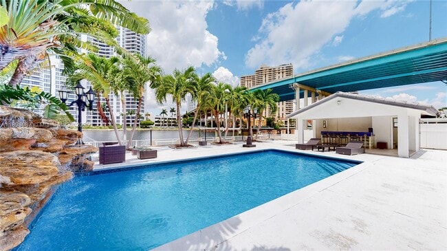 19140 N Bay Rd, Sunny Isles Beach, FL 33160 - photo 2