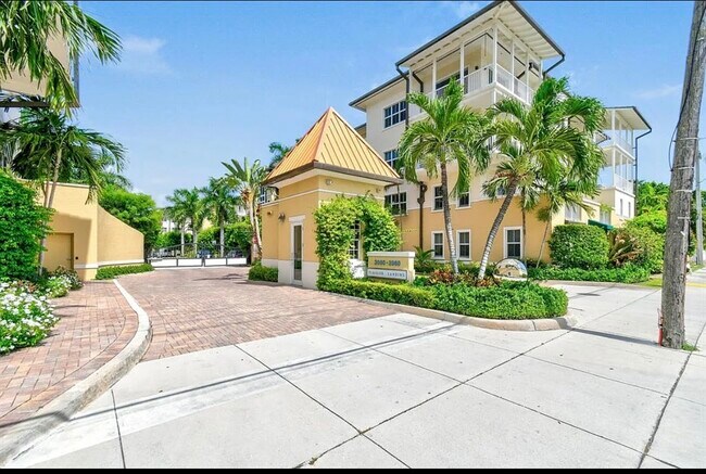 3940 N Flagler Dr unit 206, West Palm Beach, FL 33407 - photo 2