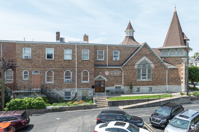 Dominion Academy of Dayton has an overall rating on Niche of B+.