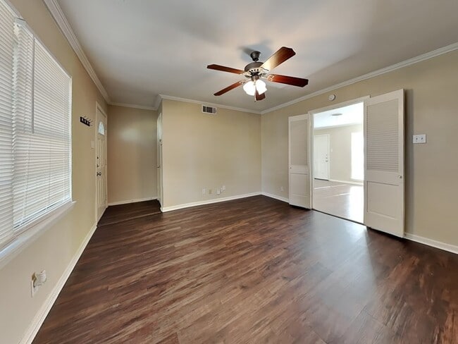 614 Maydelle Ln, Garland, TX 75042 - photo 4