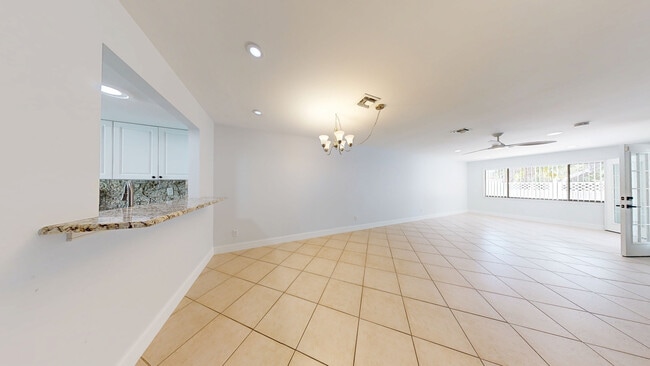 4901 Bethel Creek Dr unit F, Vero Beach, FL 32963 - photo 3