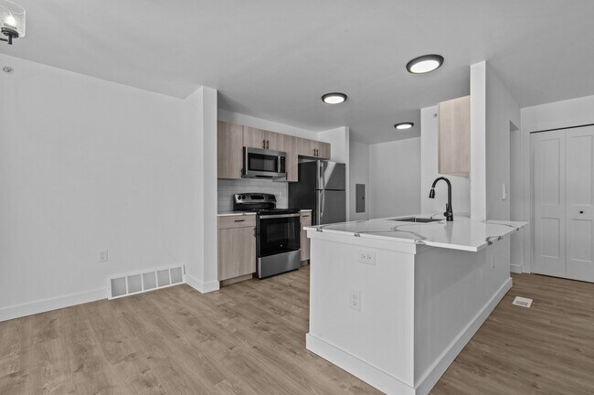 Cranbrook Centre - Southfield, MI, Southfield, MI 48076 - photo 4