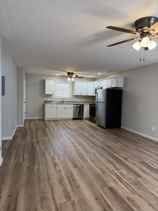 143 School unit 143B Schoolside Driv, Brandenburg, KY 40108 - photo 3