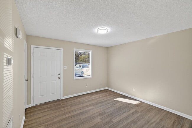 105 Bay Meadow Ct unit 105, Lexington, NC 27292 - photo 2