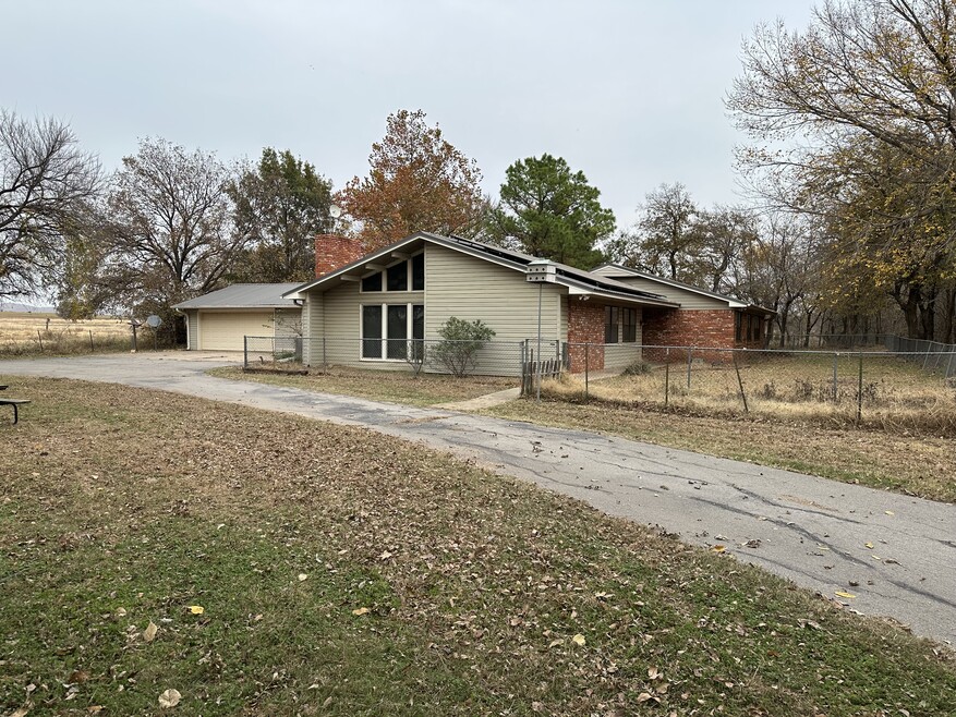 13520 NW Cache Rd, Lawton, OK 73505 - photo 1