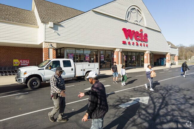 Weiss Market in Accokeek, can be a great place to run into an old friend.