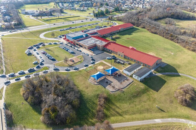 The student population of Liberty Elementary is 725 and the school serves K-5.