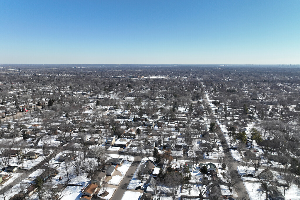 Valley Place is a quiet residential neighborhood in Crystal.