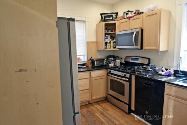 39 Pratt St, Allston, MA 02134 - photo 7