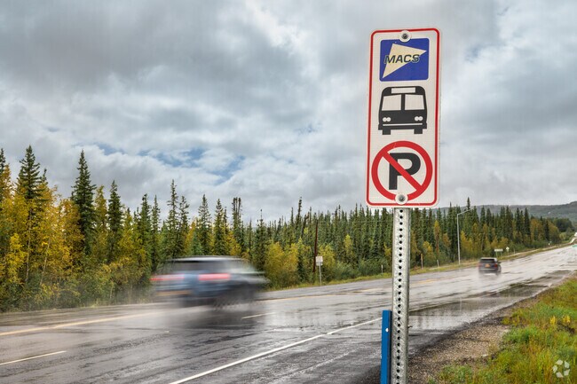 Residents can conveniently find bus stops along Farmers Loop Rd.