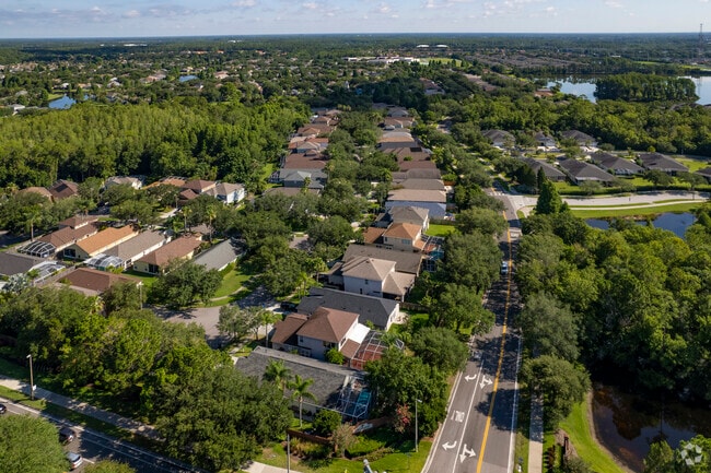 An example of a suburban Westchase housing area.