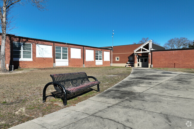 Pelion Middle School offers great academics as well as sports and other extracurricular activiti