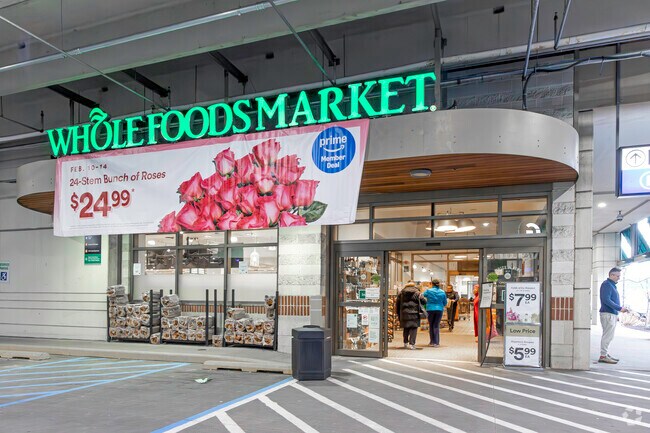 Whole Foods Market is another big grocery provider for the city of Old Scarsdale.