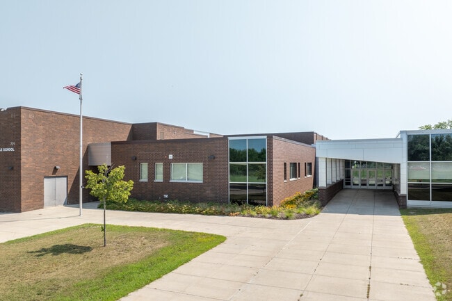 New Prague Middle School has a student-teacher ratio of 30 to 1.