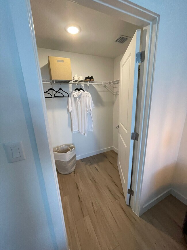 520 W 79th St unit C1, Hialeah, FL 33014 - photo 6