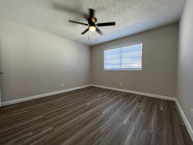3305 Red Bluff Rd unit 8, Pasadena, TX 77503 - photo 7