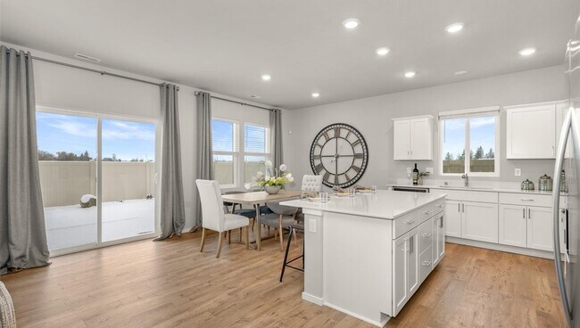 3529 S Mccabe Ln, Spokane, WA 99206 - photo 5