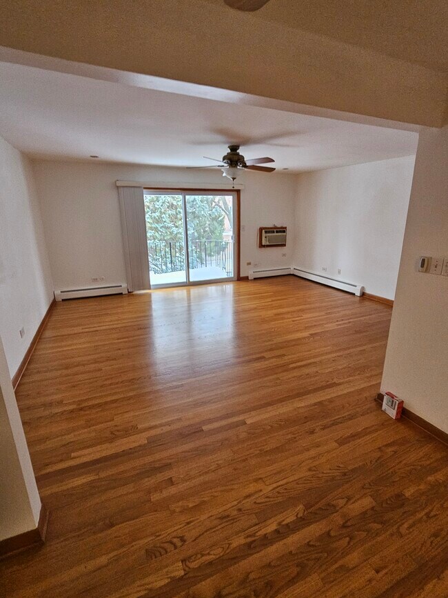 1353 Perry St unit 5, Des Plaines, IL 60016 - photo 2