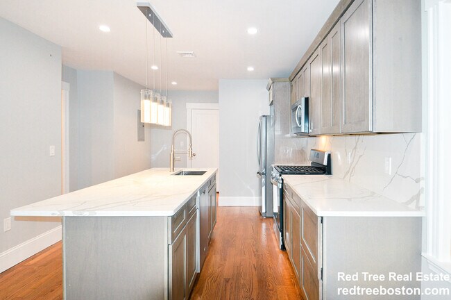 25 Firth Rd unit 2, Roslindale, MA 02131 - photo 2