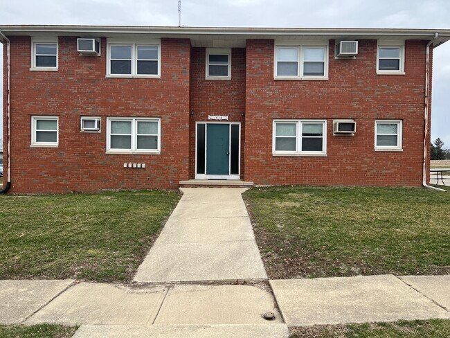 1616 Bryan St unit 1614 unit 2b, Normal, IL 61761 - photo 2
