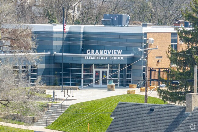 Grandview Elementary School has a student-teacher ratio of 12-1.
