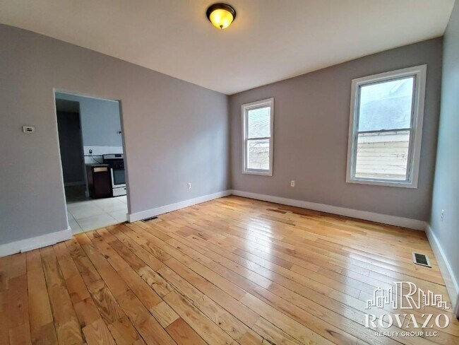 356 Wainwright St unit 2L, Newark, NJ 07112 - photo 7