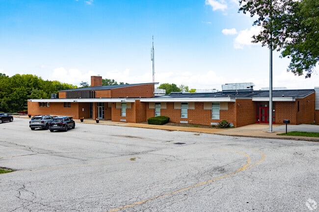 Jury Elementary School serves students in grades PK-5.