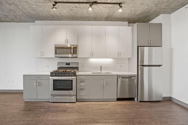 153 N Elizabeth St, Chicago, IL 60607 - photo 4