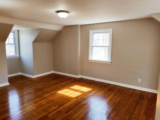 1516 Wilmar Rd, Cleveland, OH 44121 - photo 5