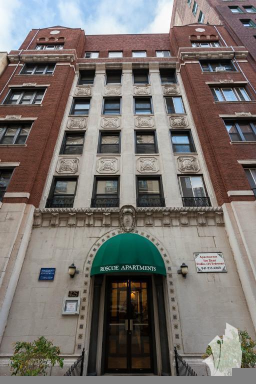 533 W Roscoe St unit 410, Chicago, IL 60657 - photo 1