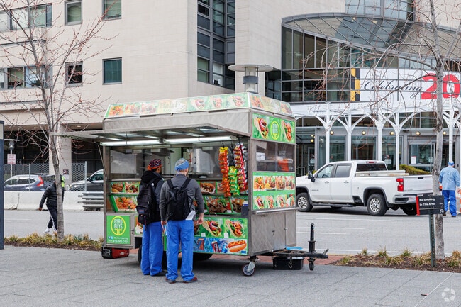 Med students at UMD Medical Center grab a bite to eat before class in Ridgely's Delight.