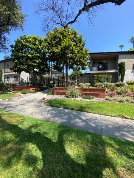 999 Locust St Unit 14, Pasadena, CA 91106