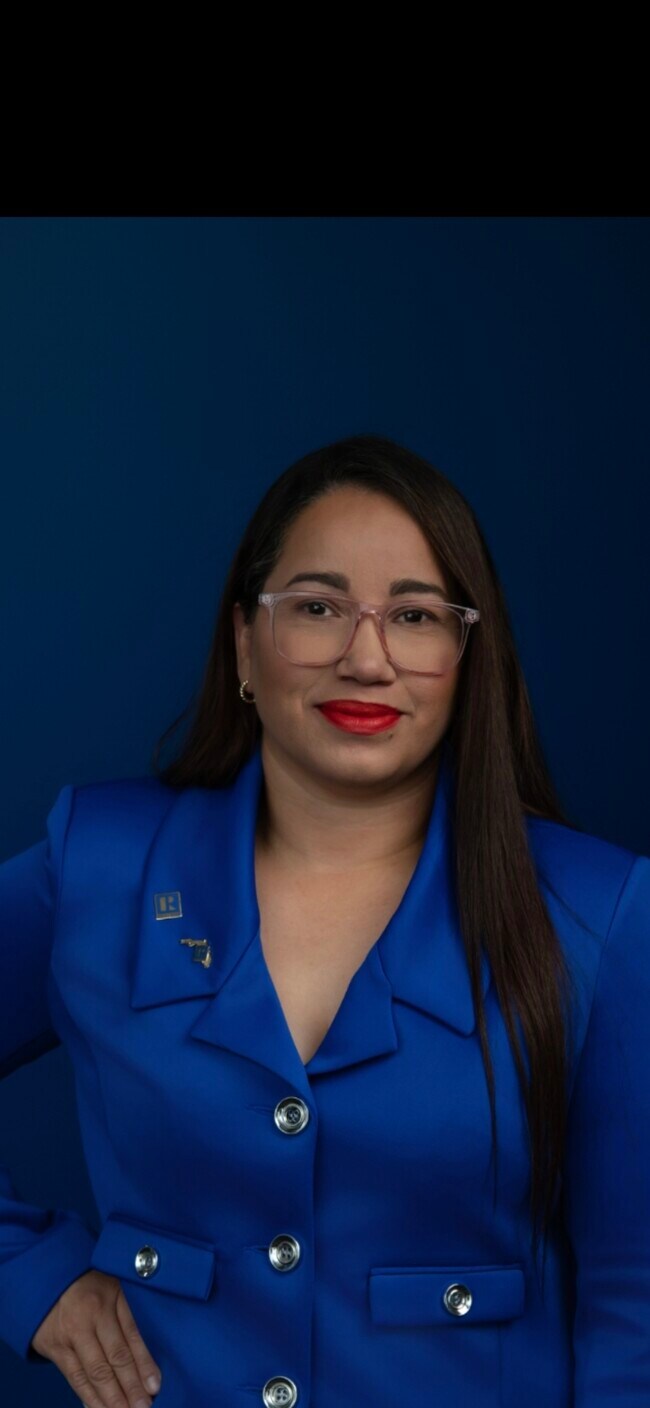 Agent Photo
