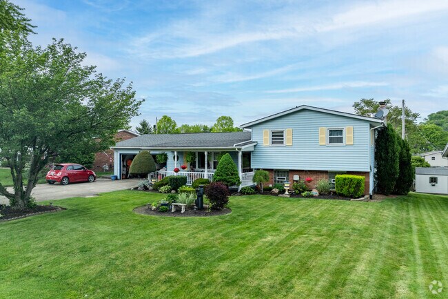 Split-level homes can be found throughout the Sippo Lake neighborhood.