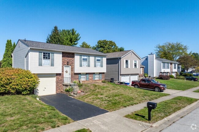 Smoky Ridge Estates home prices range from $300,000 to $400,000.