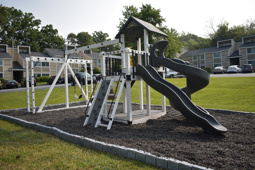 Cloisters and Foxfire Apartments, High Point, NC 27265 - photo 1