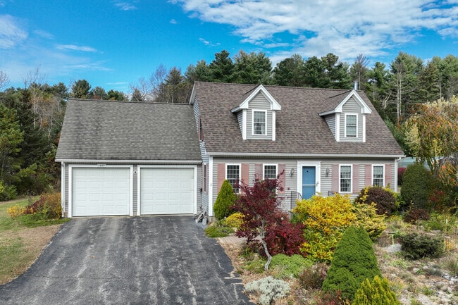 Cape homes are found throughout the Hardwick neighborhood.