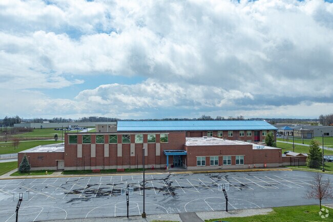 Greeneview Middle School has a student to teacher ratio of 21 to 1.