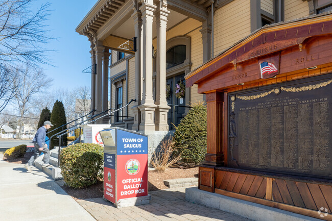 The Saugus town hall conveniently sits in the middle of the Lynnhurst neighborhood.