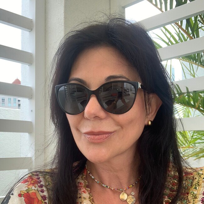 Lourdes Lobo Real Estate Agent in Weston, FL