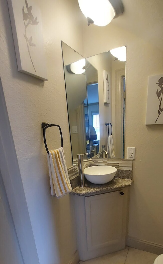 3340 Blodgett St, Houston, TX 77004 - photo 7