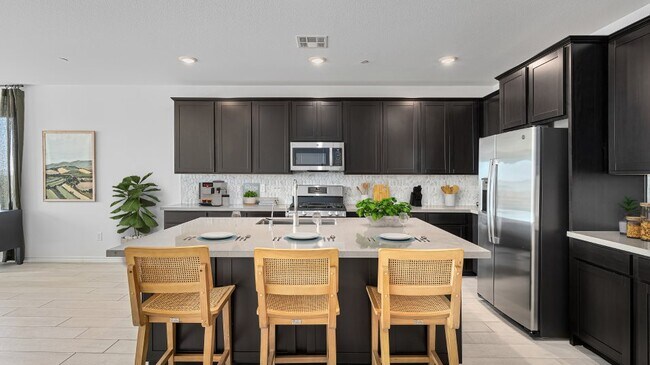 10850 Felix Pointe Ave, Las Vegas, NV 89166 - photo 3