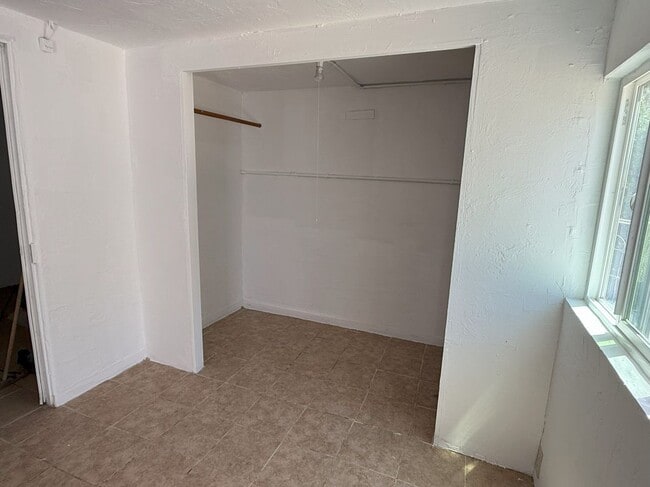 220 W D St, Tehachapi, CA 93561 - photo 7