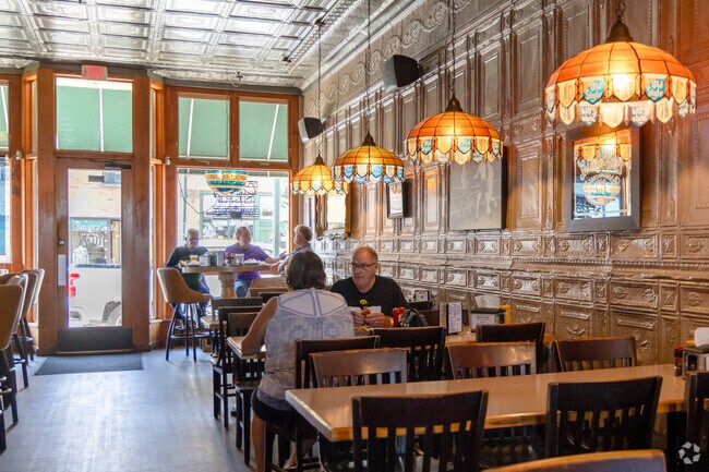 Bohners Lake residents enjoy Burlington’s historic cafes and vibrant downtown.